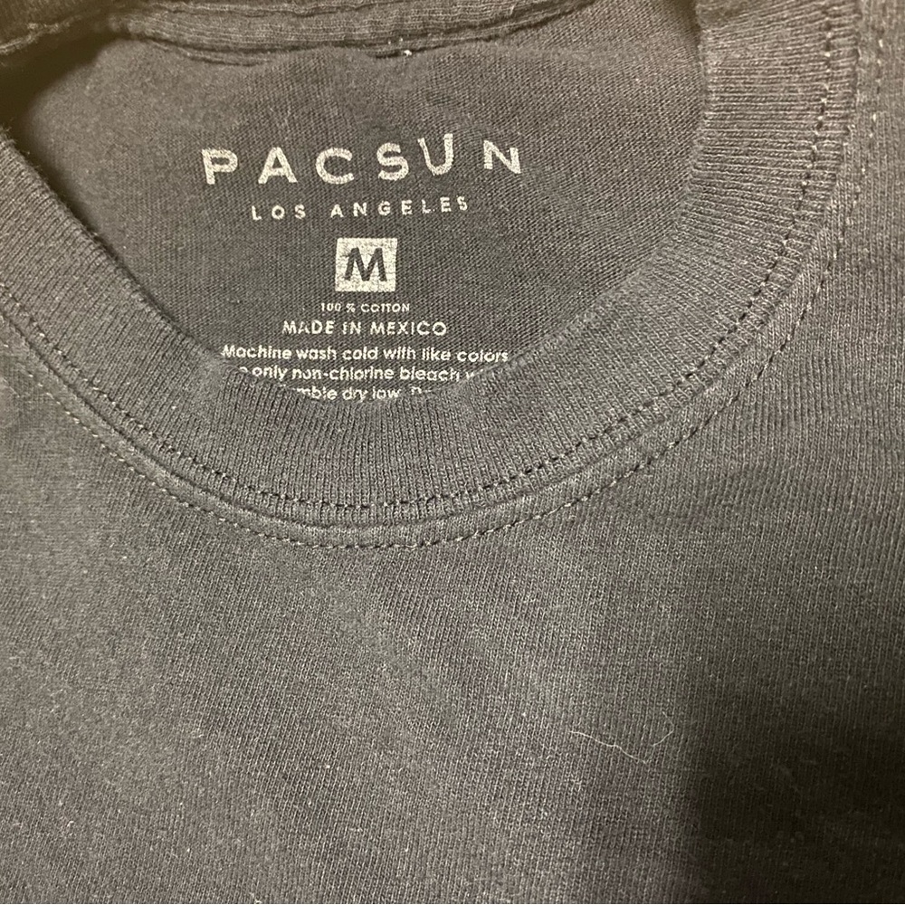 PacSun Men’s Graphic T-Shirt Peace Now Size Medium - Picture 3 of 8